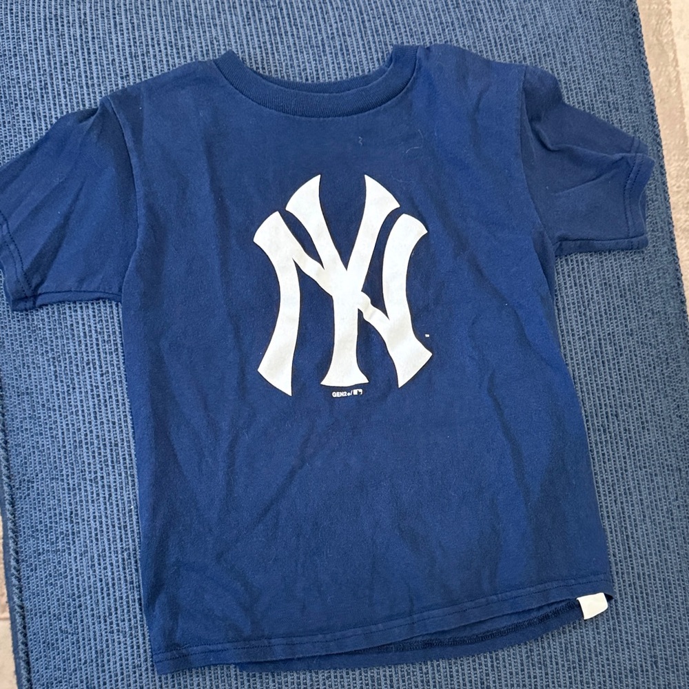 MLB Kids Royal Blue New York Yankees Logo Tee